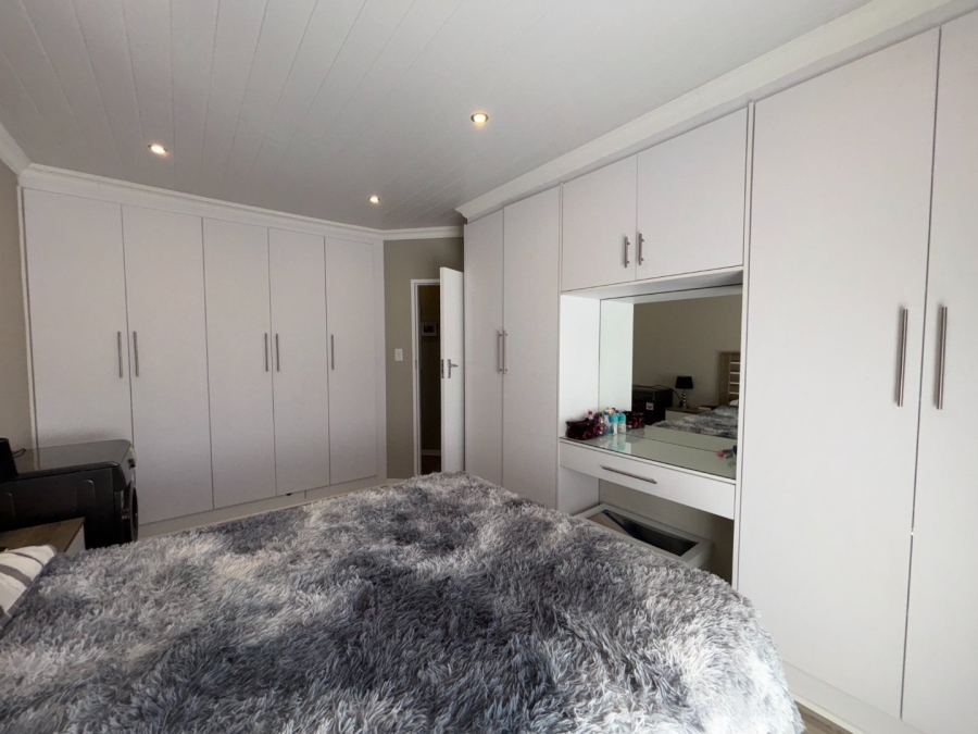 2 Bedroom Property for Sale in Pellissier Free State
